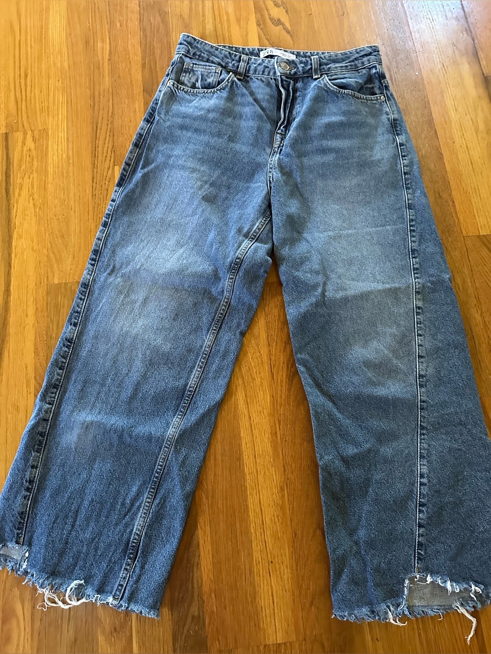 Zara Wide-Leg Cropped Jeans in Washed Blue